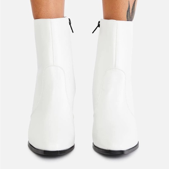 NWB Lamoda Boo Call My Assistant White Ankle Boots - Picture 3 of 3